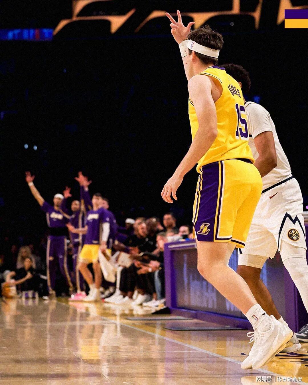 九游体育下载-卧槽！鱼跃救球+罚球扳平+加时绝杀，三巨头“完美一战”不真实！