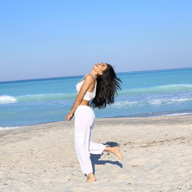 九游体育-【伯辣图】旅馆里的过客，谁不是外围？