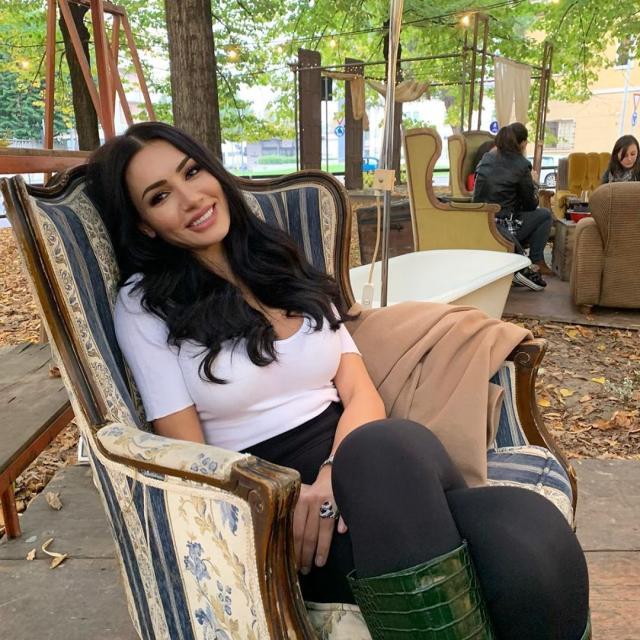 九游体育-【伯辣图】旅馆里的过客，谁不是外围？