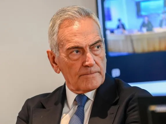 九游体育-格拉维纳：我承受了侮辱；也许丢点球错失机会都是我去踢的