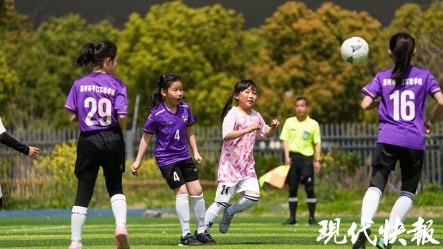 九游体育下载-179支队伍近3000名足球少年绿茵逐梦！苏州市“市长杯”青少年校园足球联赛总决赛开幕